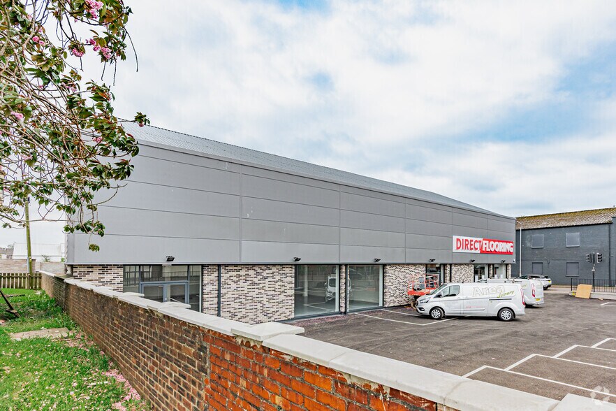 2 New Mill Rd, Kilmarnock for lease - Primary Photo - Image 2 of 3