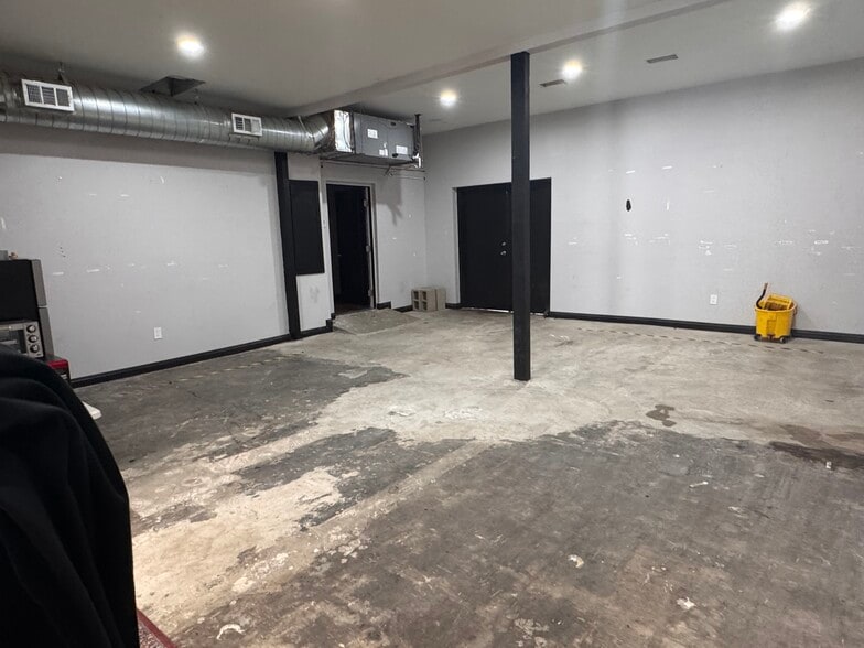 4944 Vineland Ave, North Hollywood, CA for lease - Interior Photo - Image 3 of 7