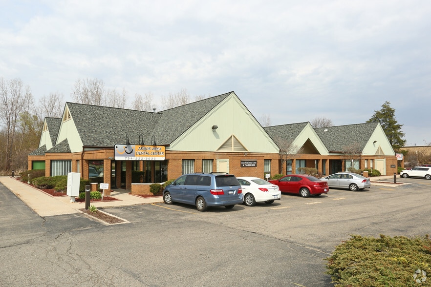 6276 Jackson Rd, Ann Arbor, MI 48103