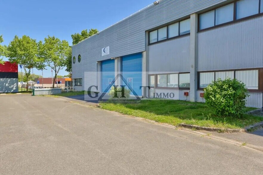 Office in Collégien for lease - Building Photo - Image 3 of 4