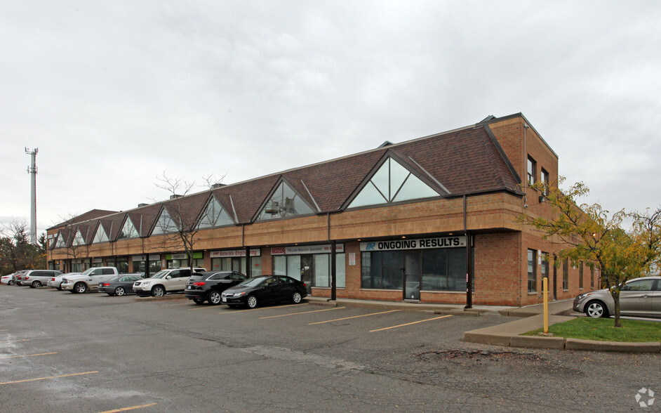 117 Ringwood Dr, Whitchurch-Stouffville, ON for lease - Primary Photo - Image 1 of 9