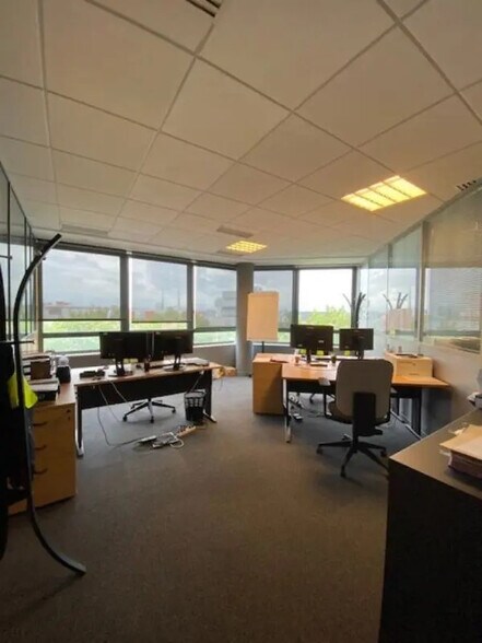 Office in Le Havre for lease - Interior Photo - Image 3 of 5