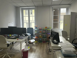 Office in Lyon for lease Interior Photo- Image 2 of 9