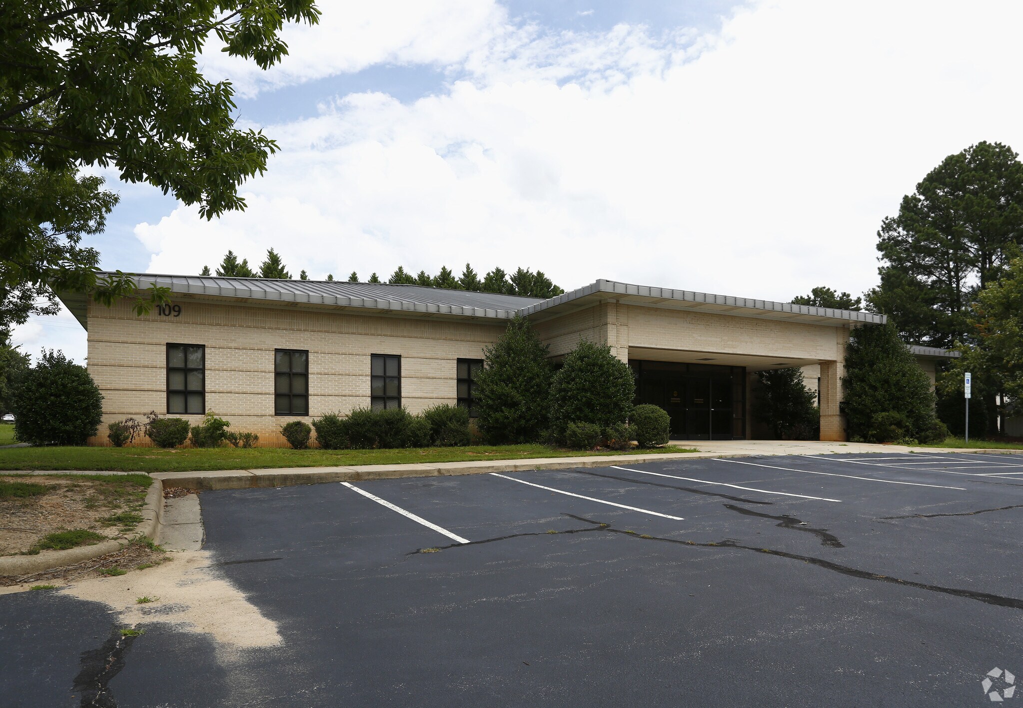 109 Forest Hills Dr, Garner, NC for sale Primary Photo- Image 1 of 1