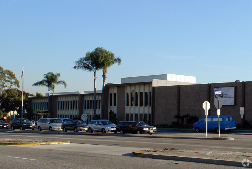 3200-3300 E Spring St, Long Beach, CA for lease - Building Photo - Image 2 of 6