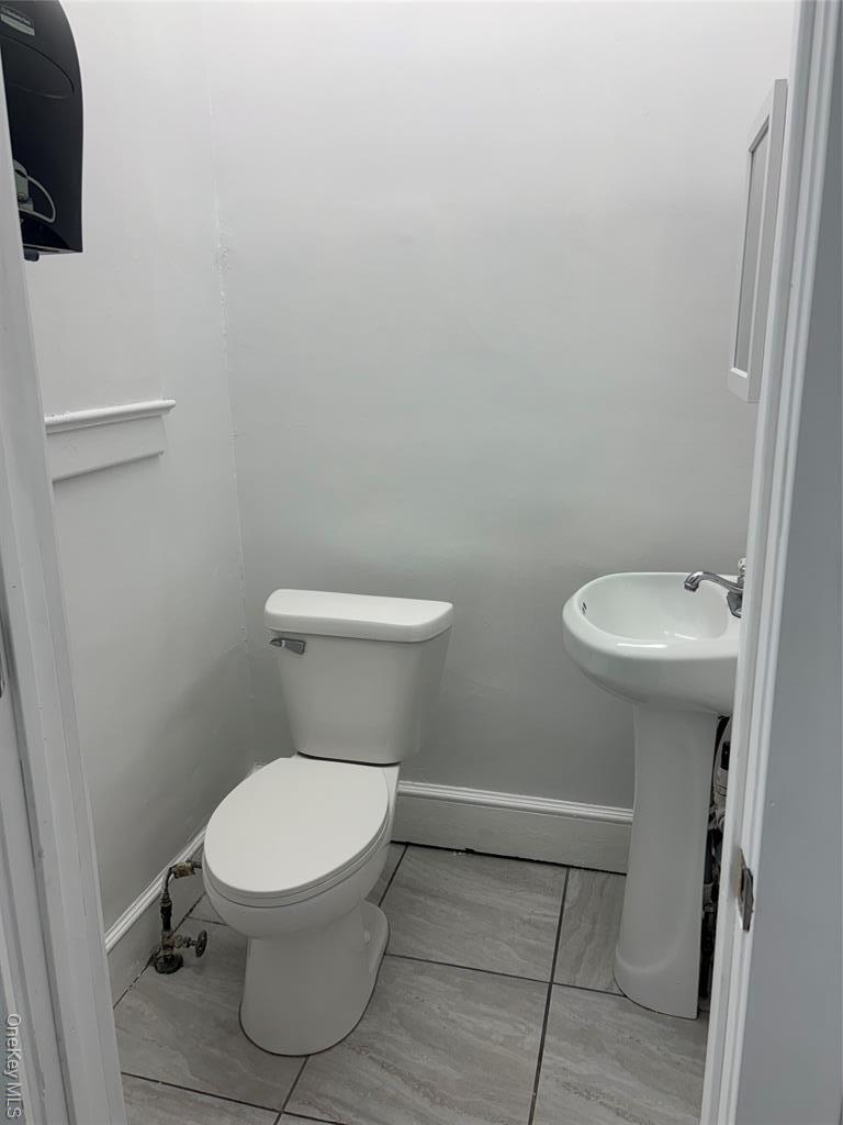 271 Broadway, Bethpage, NY for lease Interior Photo- Image 1 of 6