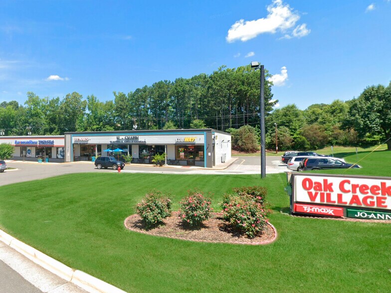 4516 Durham Chapel Hill Blvd, Durham, NC for lease - Building Photo - Image 3 of 14