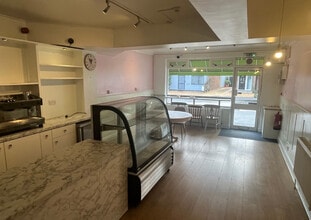 25 Lyndhurst Rd, Brockenhurst for lease Interior Photo- Image 2 of 5