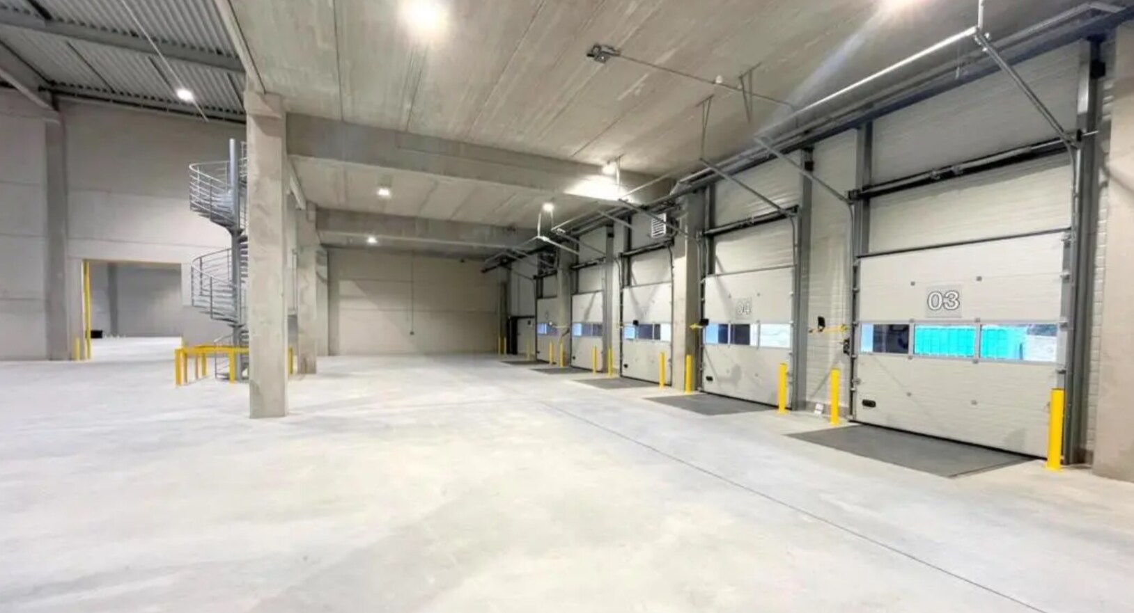 Office in Conflans-Sainte-Honorine for lease Interior Photo- Image 1 of 5