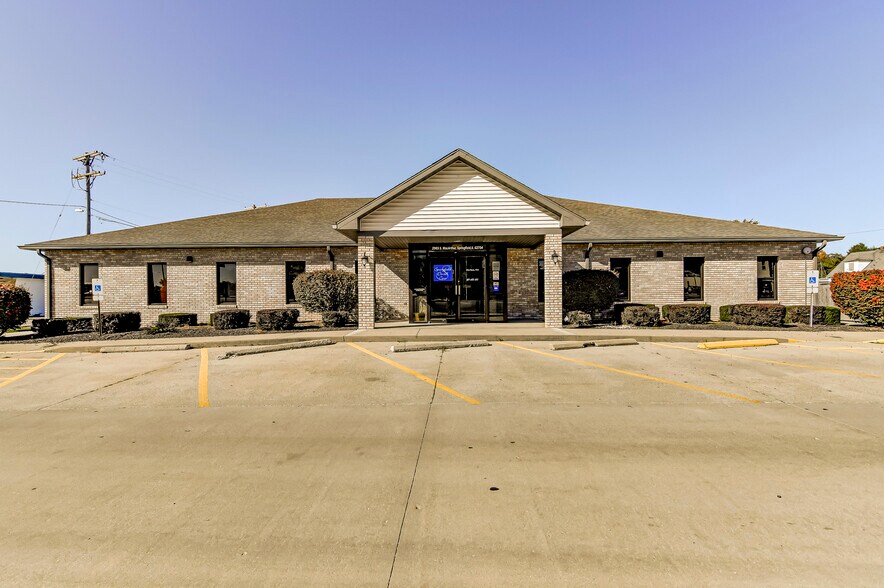 2965 S MacArthur Blvd, Springfield, IL 62704