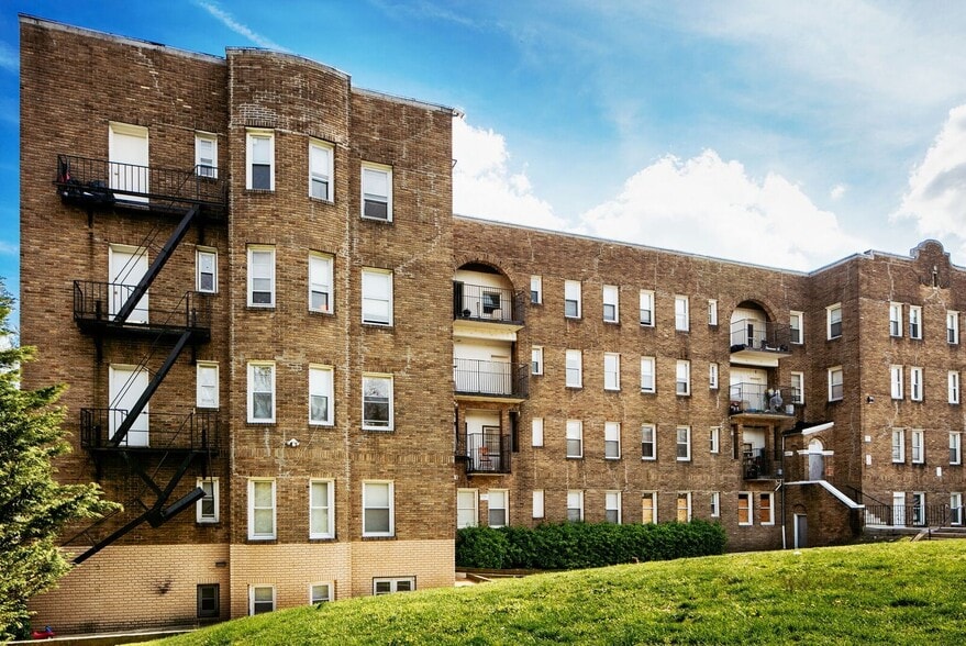 2111 Garrison Blvd, Baltimore, MD 21216