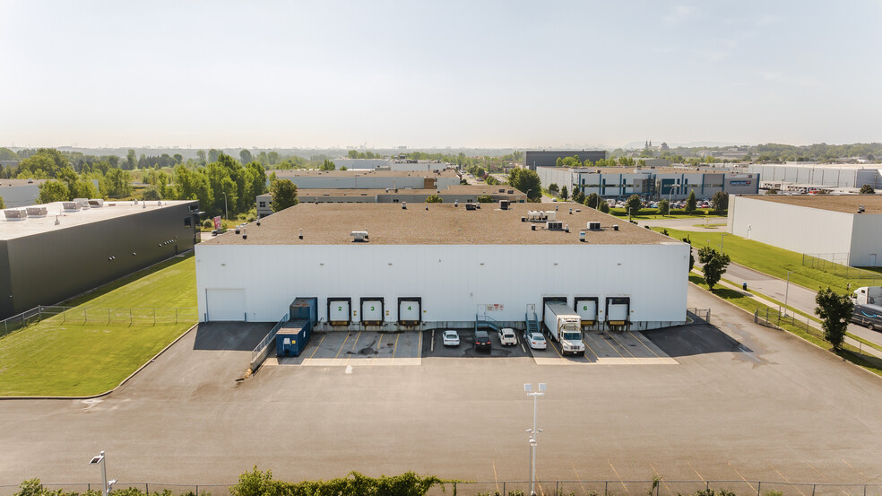 5995 Rue Ernest-Cormier, Laval, QC for lease - Building Photo - Image 3 of 9