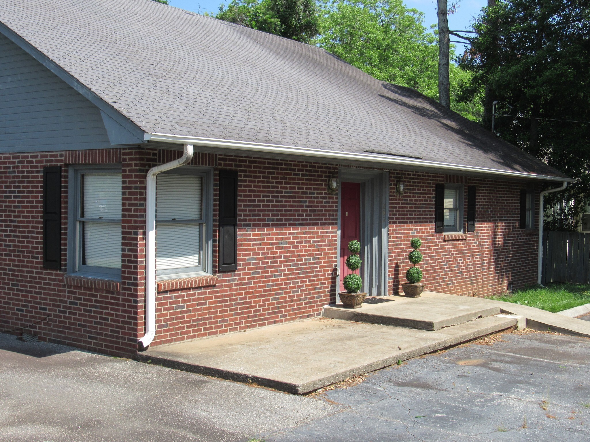 203 S C St, Easley, SC for sale Building Photo- Image 1 of 1