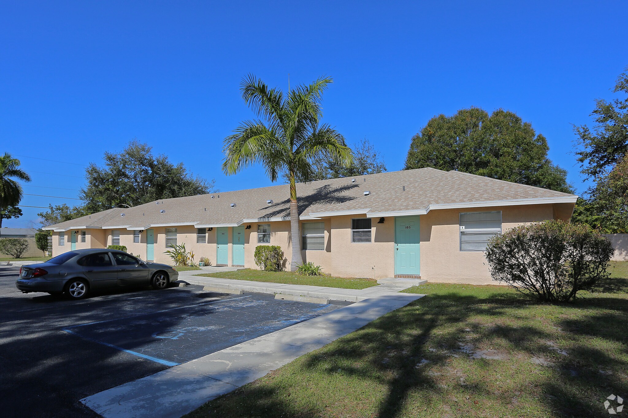 5833 SE 47th Ave, Stuart, FL for sale Primary Photo- Image 1 of 1