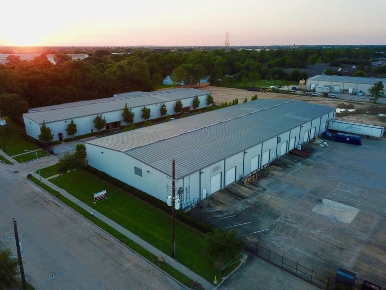 8020 Leghorn St, Houston, TX for lease - Primary Photo - Image 1 of 2