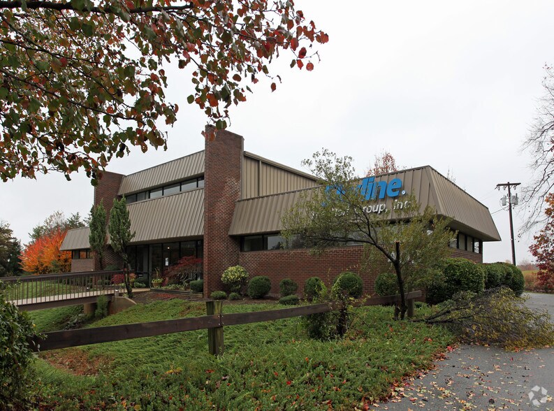 403 Westcliff Rd, Greensboro, NC 27409