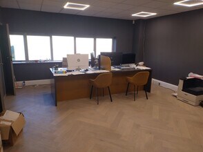 Hearle Way, Hatfield for lease Interior Photo- Image 1 of 1