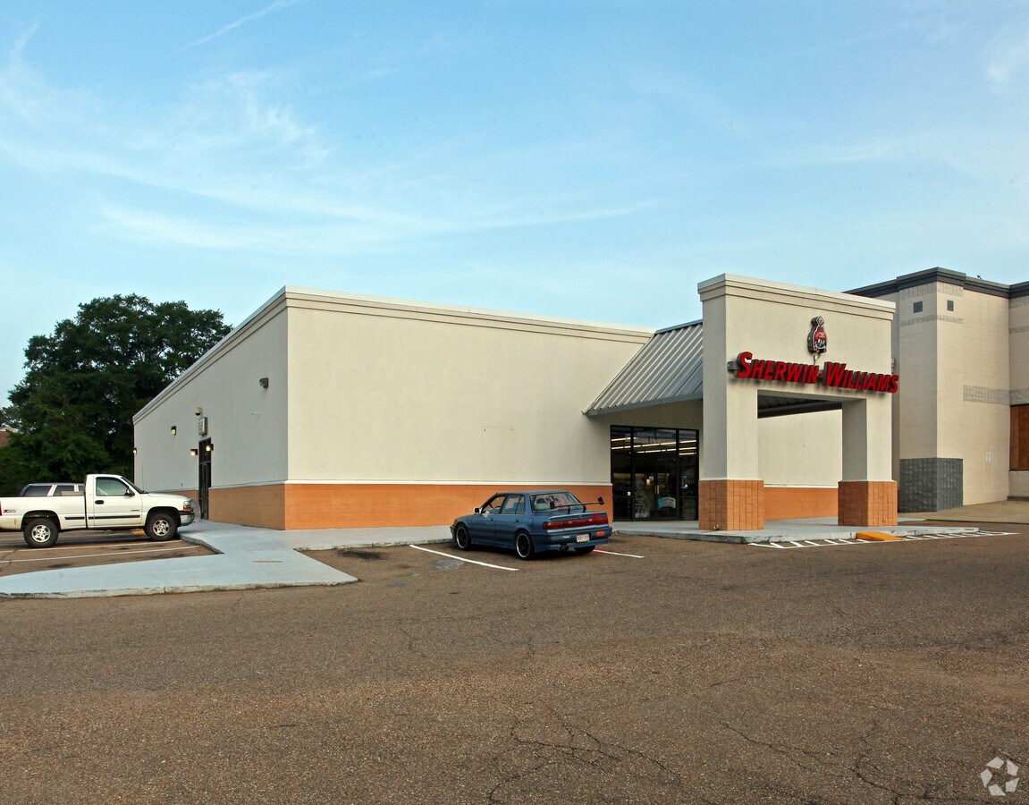 28512899 Terry Rd, Jackson, MS 39212 Southgate Shopping Center