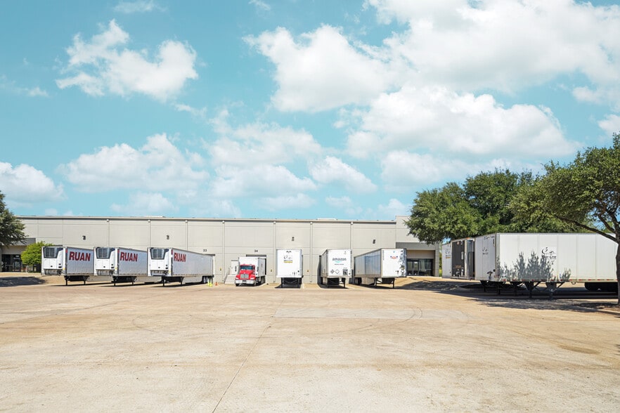 845 Interchange Blvd, Austin, TX for lease - Building Photo - Image 3 of 13