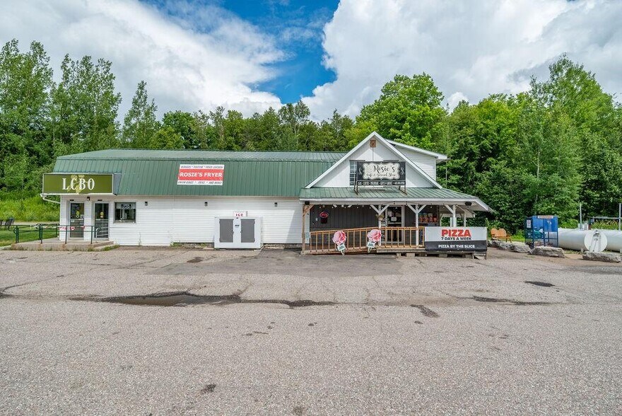 22353 Hwy41, Addington Highlands, ON K0H 1L0