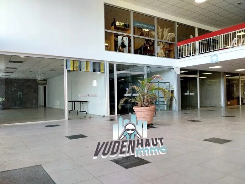 Retail in Toulouse for lease - Lobby - Image 3 of 17