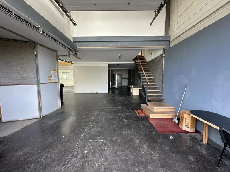 Industrial in Mainvilliers for lease - Interior Photo - Image 2 of 19
