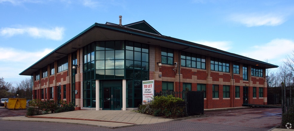 Kelvin Clos, Warrington for lease - Building Photo - Image 2 of 5