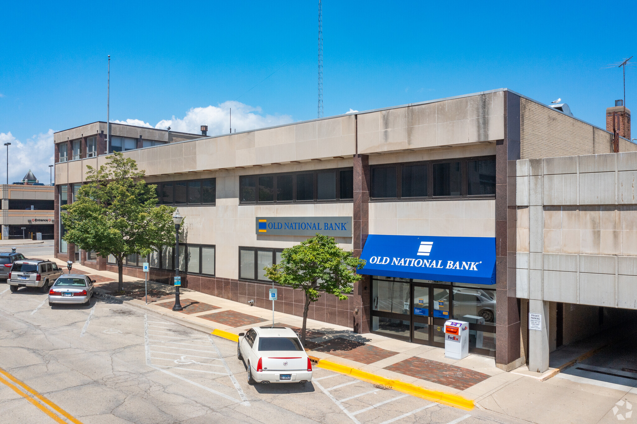 216 W Madison St, Waukegan, IL for lease Building Photo- Image 1 of 35