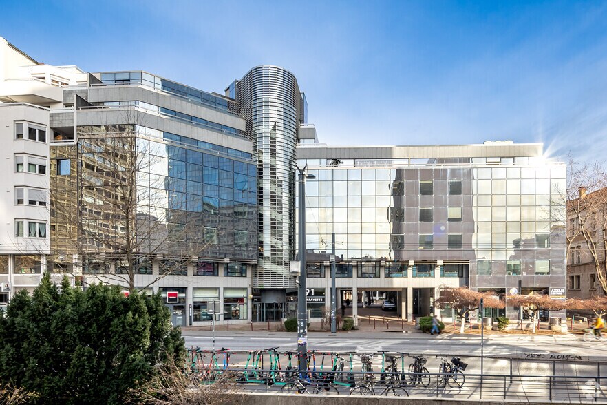 Retail in Lyon for lease - Building Photo - Image 2 of 6