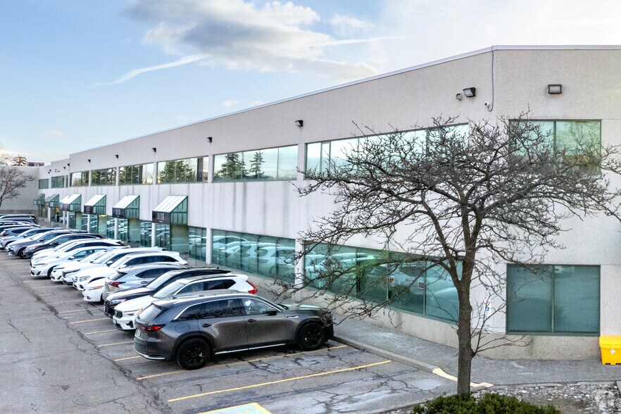 1 Applewood Cres, Vaughan, ON for lease - Building Photo - Image 1 of 5