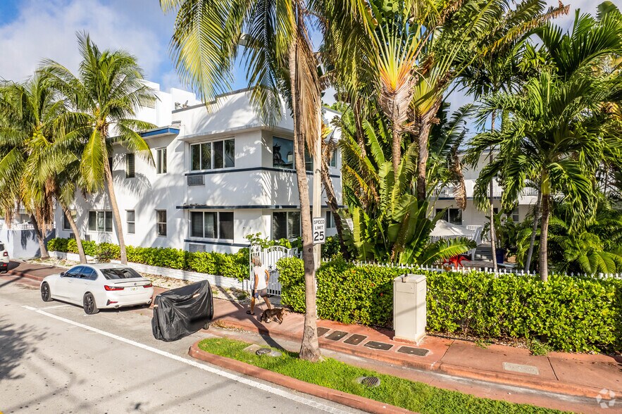 Multifamily in Miami Beach, FL for sale - Building Photo - Image 1 of 1