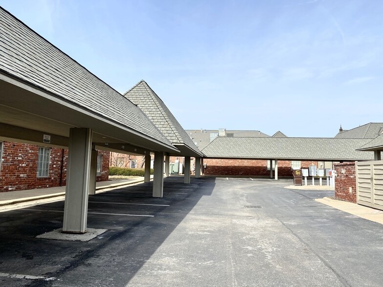1420-1426 E Bradford Pky, Springfield, MO for lease - Building Photo - Image 3 of 20