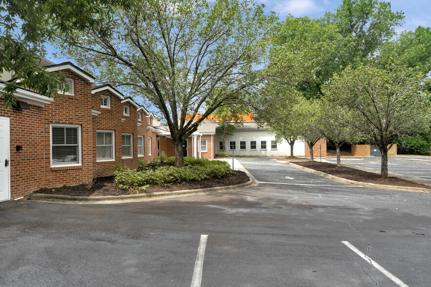 1201-1203 Colonial Commons Ct, Lancaster, SC for sale - Building Photo - Image 3 of 74