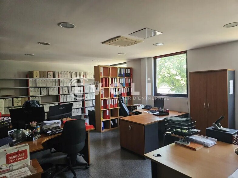 Office in Grigny for sale - Building Photo - Image 3 of 11