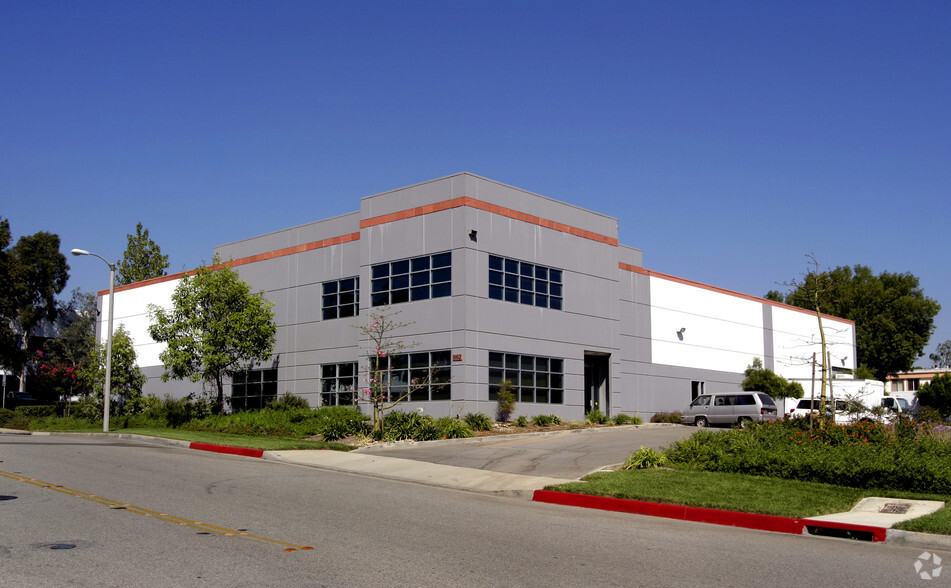 862 Towne Center Dr, Pomona, CA for lease - Building Photo - Image 1 of 3