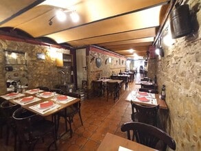 Retail in Barcelona, Barcelona for lease Interior Photo- Image 1 of 19