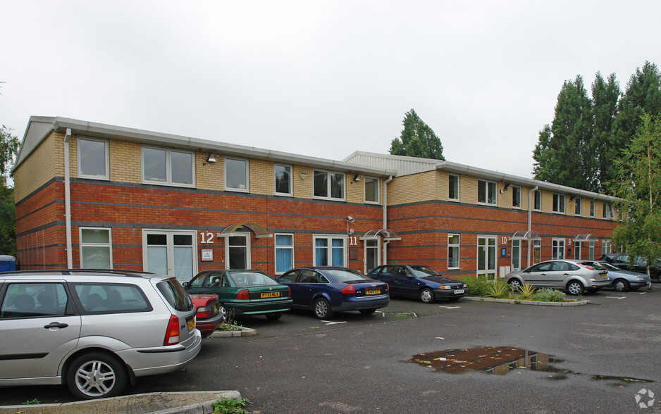 Chapel Mill Rd, Kingston Upon Thames for lease - Primary Photo - Image 1 of 6