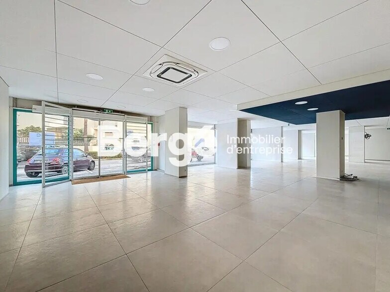 Retail in Saint-Laurent-du-Var for lease - Interior Photo - Image 1 of 16