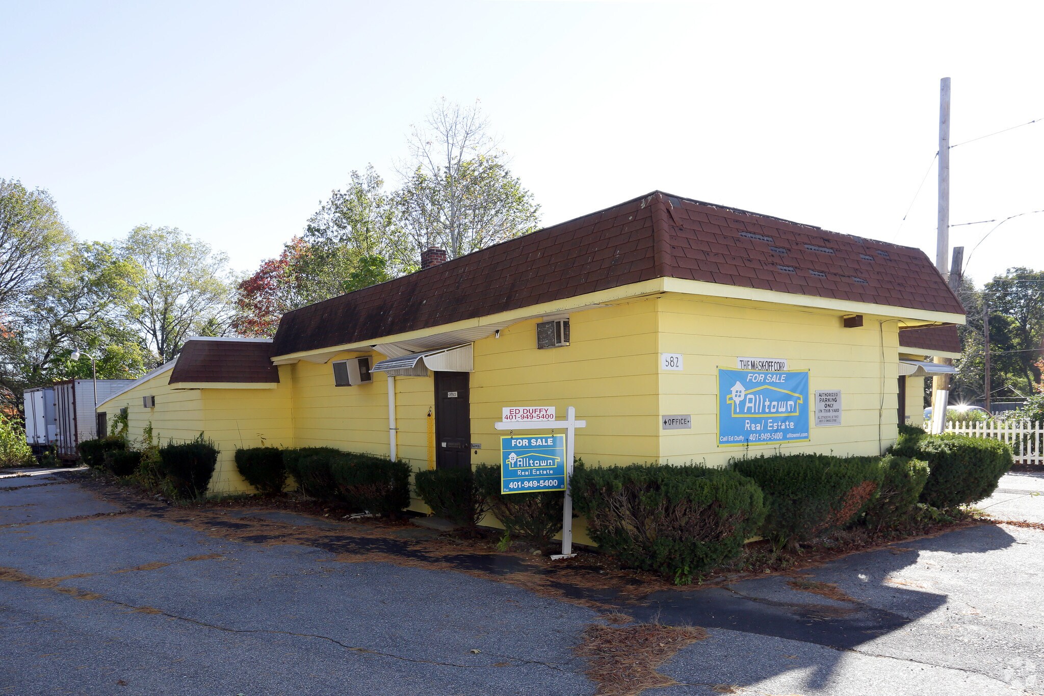 582 Manville Rd, Woonsocket, RI for sale Primary Photo- Image 1 of 1