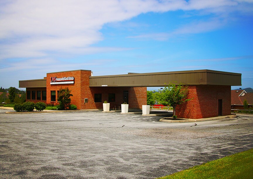 12041292 Greensprings Dr, York, PA 17402 Gabe's Plaza