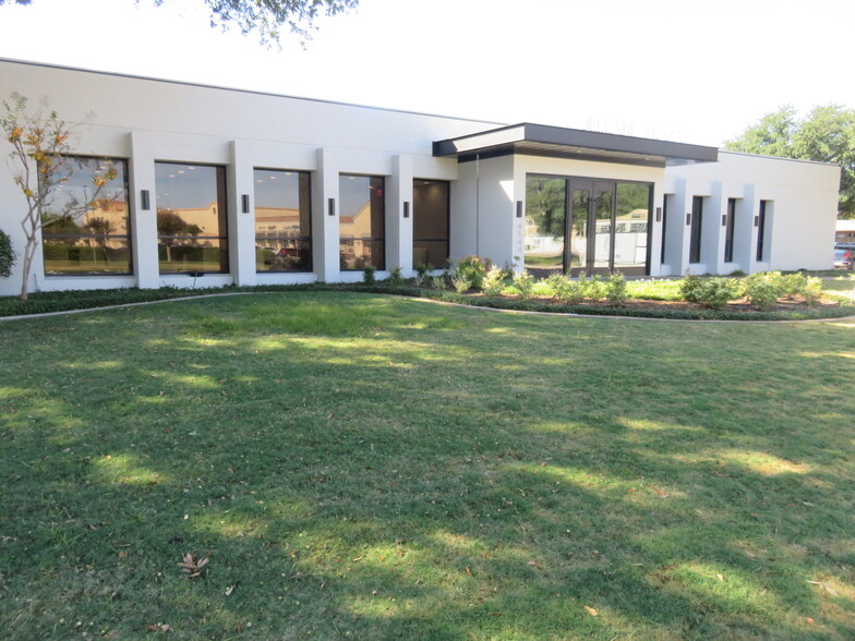 4541 S Bellaire Dr, Fort Worth, TX for lease - Building Photo - Image 1 of 12