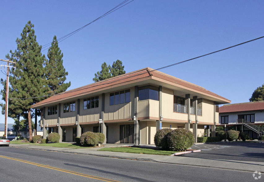 690 Saratoga Ave, San Jose, CA for lease - Building Photo - Image 2 of 5