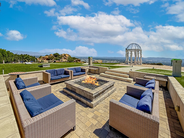 10200 Lilac Ln, Simi Valley, CA for sale - Building Photo - Image 3 of 8