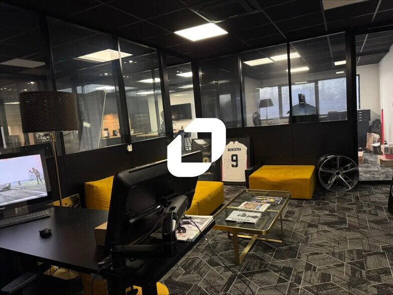 Retail in Orvault for lease - Interior Photo - Image 3 of 5