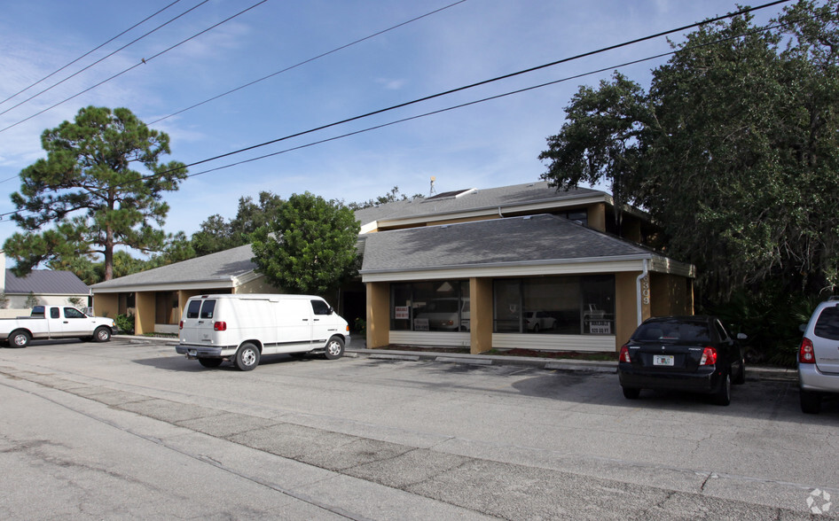 6309 Corporate Ct, Fort Myers, FL for lease - Building Photo - Image 2 of 6