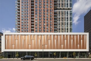 ICONIQ 777 - Storefront Property