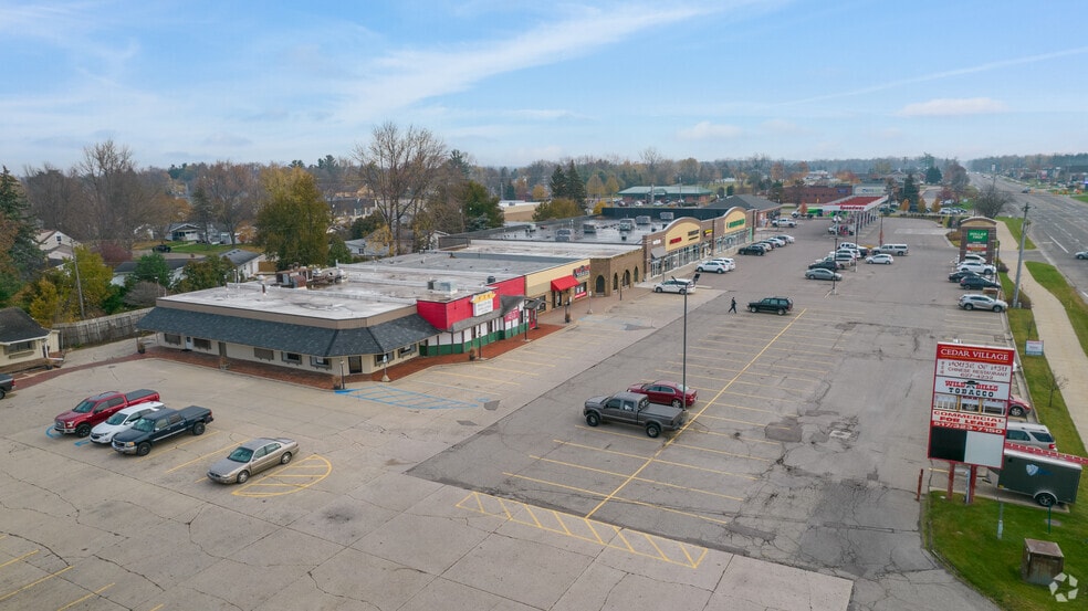 615-643 E Saginaw Hwy, Grand Ledge, MI for lease - Building Photo - Image 2 of 50