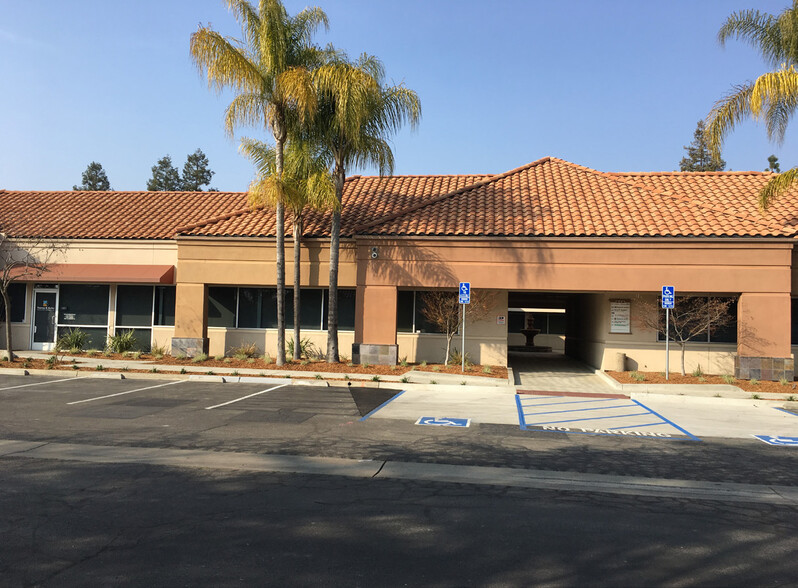 545 E Alluvial Ave, Fresno, CA for lease - Building Photo - Image 2 of 4