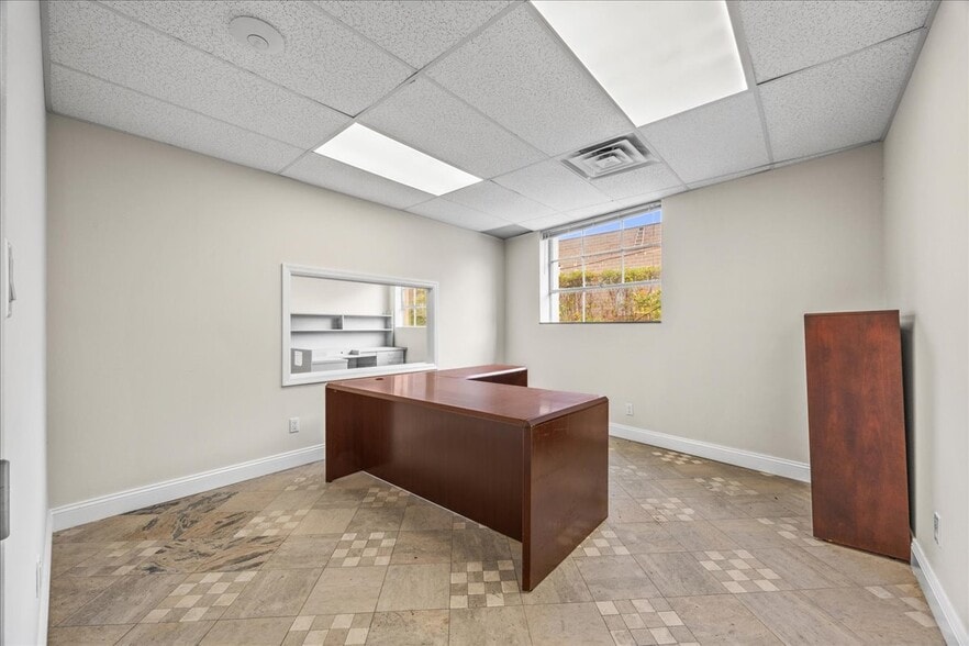 31 Warren Pl, Mount Vernon, NY for lease - Building Photo - Image 3 of 10