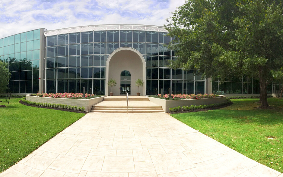 15810 Park Ten Pl, Houston, TX for lease - Building Photo - Image 1 of 4